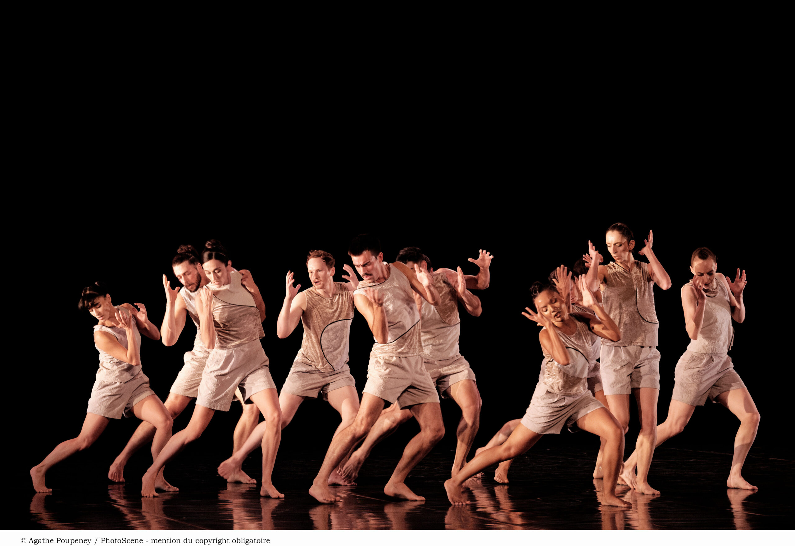 PHoto danseurs spectacle Ici